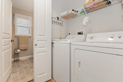 Mudroom Photo of 9 349 Walnut Avenue, Harrison Hot Springs, BC