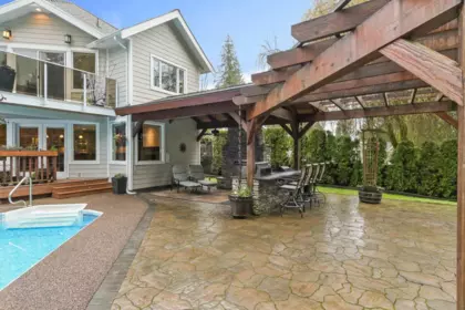 Front Yard Photo of 9740 210 Street, Langley, BC
