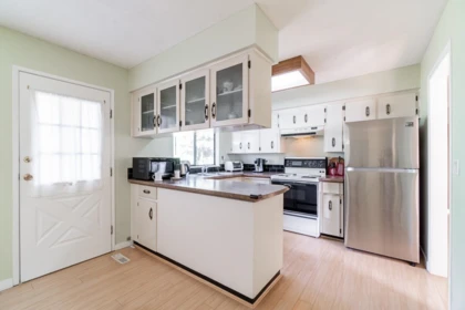 Kitchen Island Photo of 8839 156a Street, Surrey, BC
