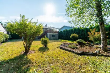 Laundry Room Photo of 8839 156a Street, Surrey, BC