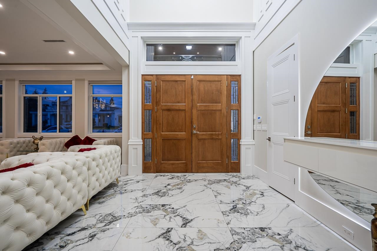 Family Room Photo of 13110 57 Avenue, Surrey, BC