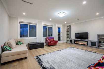 Hallway Photo of 13110 57 Avenue, Surrey, BC