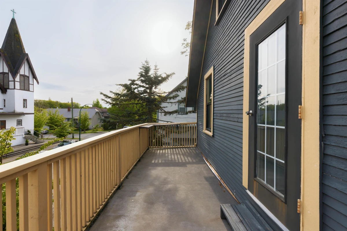Family Room Photo of 925 E 19th Avenue, Vancouver, BC