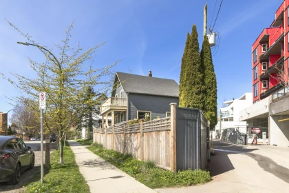 Fitness Center Photo Near 925 E 19th Avenue, Vancouver, BC