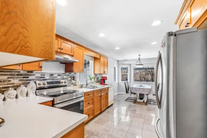 Breakfast Nook Photo of 2 3770 Clearbrook Road, Abbotsford, BC