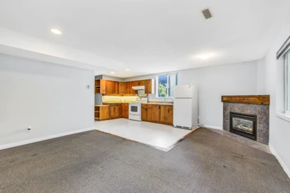 Hallway Photo of 2 3770 Clearbrook Road, Abbotsford, BC