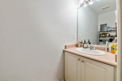 Entry Foyer Photo of 37 16760 61 Avenue, Surrey, BC