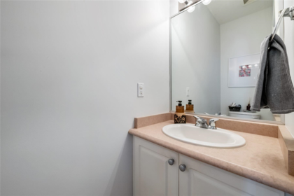 Walk-In Closet Photo of 37 16760 61 Avenue, Surrey, BC