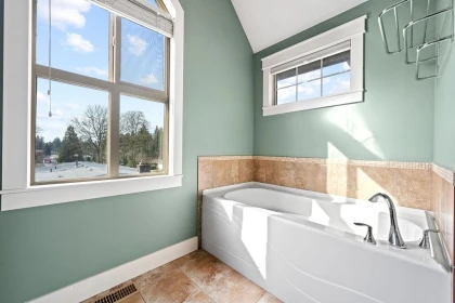 Guest Bathroom Photo of 1 3008 Ash Street, Abbotsford, BC