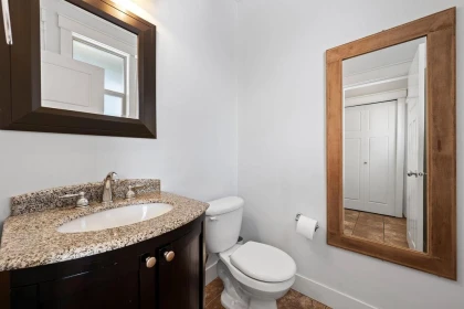 Walk-In Closet Photo of 1 3008 Ash Street, Abbotsford, BC