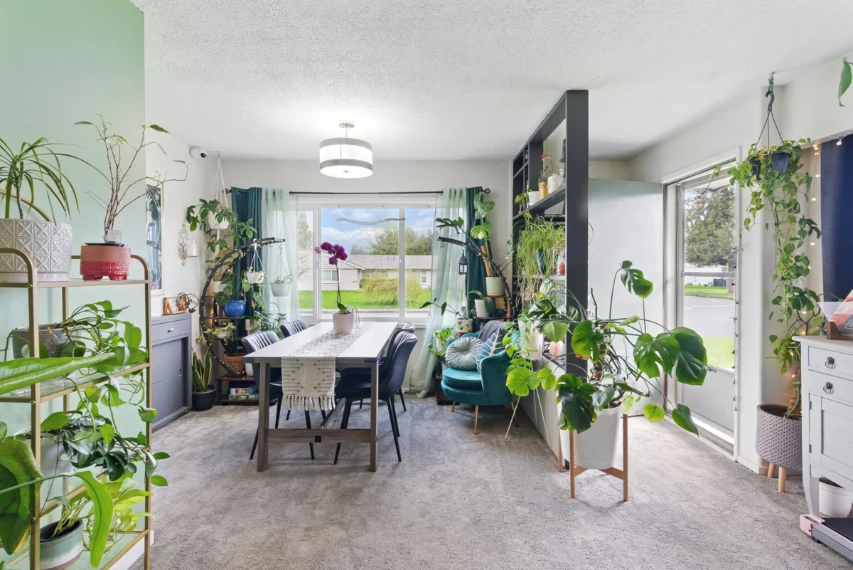 Family Room Photo of 8687 Elm Drive, Chilliwack, BC