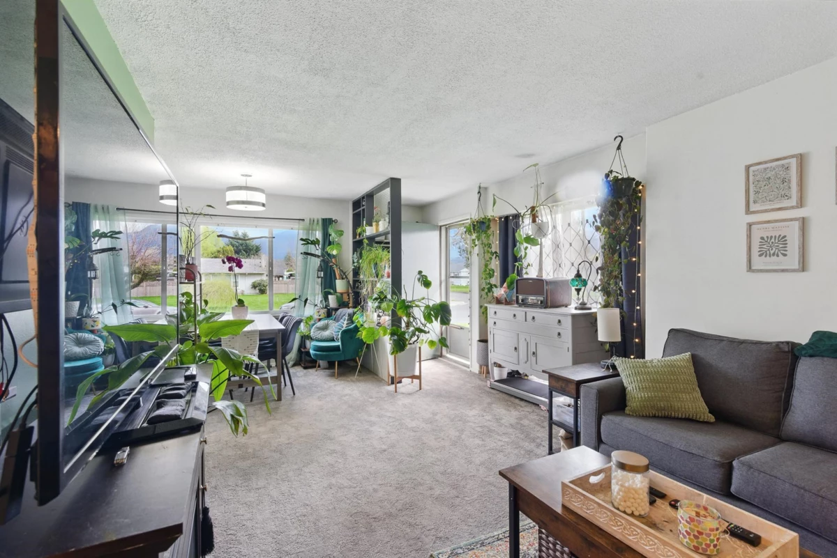 Living Room Photo of 8687 Elm Drive, Chilliwack, BC