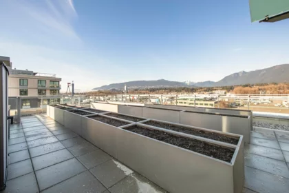Garden / Landscaping Photo of 307 755 Harbourside Drive, West Vancouver, BC