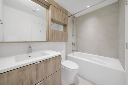 Mudroom Photo of 307 755 Harbourside Drive, West Vancouver, BC