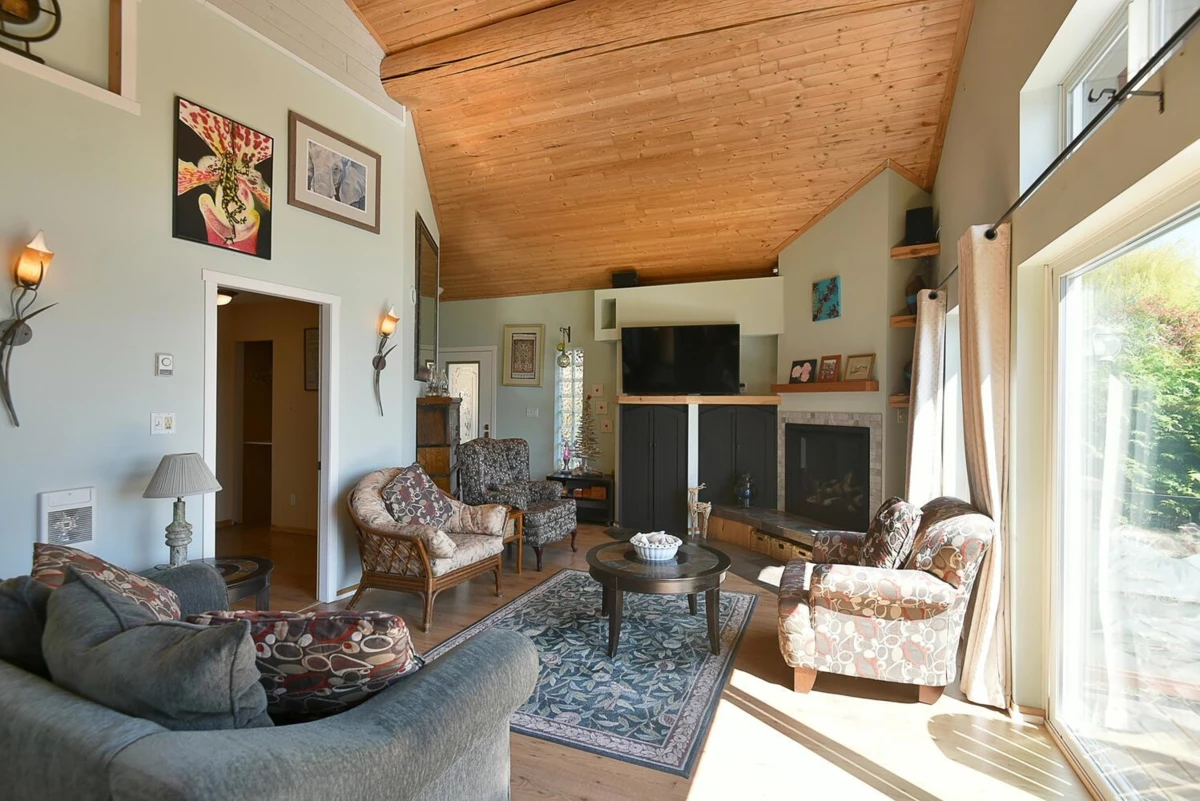 Dining Area Photo of 6508 Lynnwood Court, Sechelt, BC
