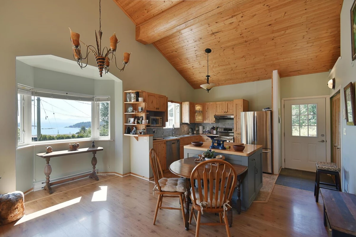 Living Room Photo of 6508 Lynnwood Court, Sechelt, BC
