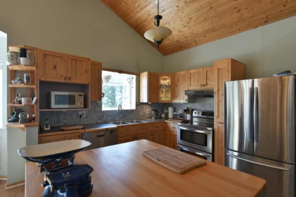 Kitchen Island Photo of 6508 Lynnwood Court, Sechelt, BC