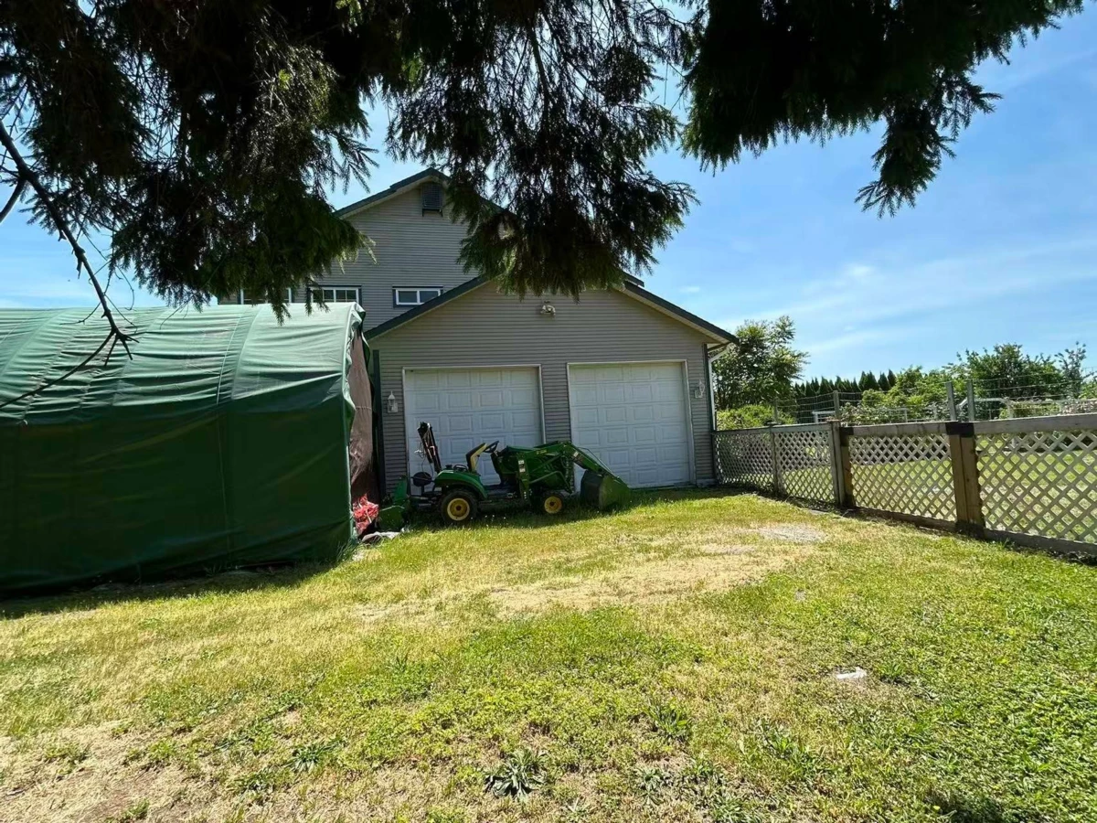 Family Room Photo of 5007 Boundary Road, Abbotsford, BC
