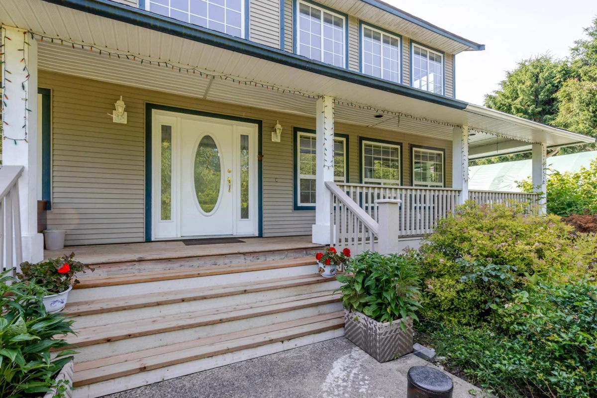 Living Room Photo of 5007 Boundary Road, Abbotsford, BC