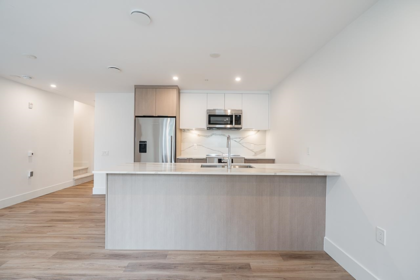 Guest Bathroom Photo of 109 2085 E 1st Avenue, Vancouver, BC