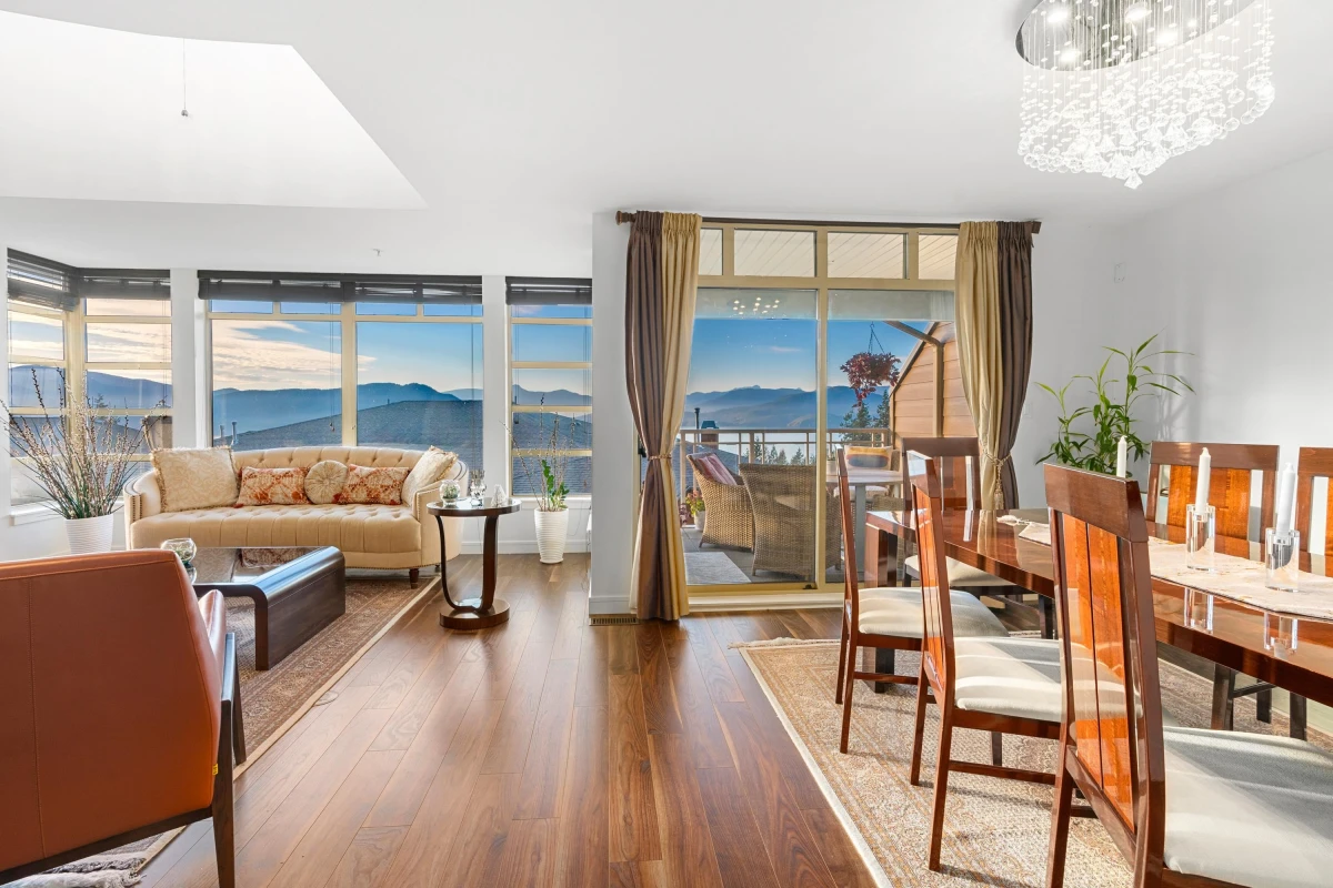 Family Room Photo of 8534 Seascape Court, West Vancouver, BC