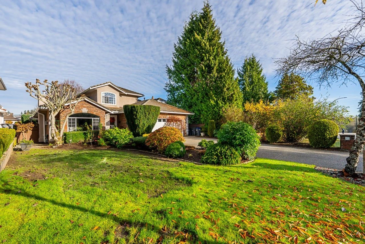 Living Room Photo of 16545 10 Avenue, Surrey, BC