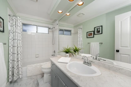 Basement Recreation Room Photo of 16545 10 Avenue, Surrey, BC