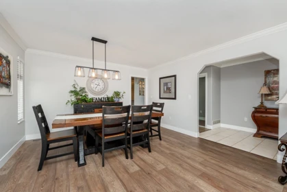 Breakfast Nook Photo of 16545 10 Avenue, Surrey, BC