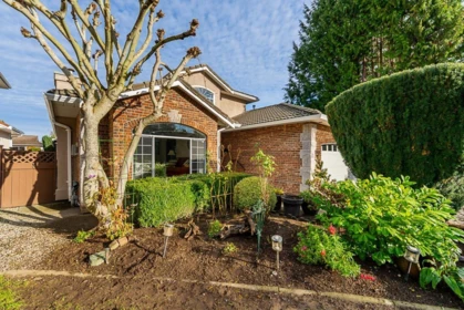 16545 10 Avenue, Surrey, BC, Surrey — Single Family Residence for sale