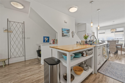 Kitchen Island Photo of 67 3039 156 Street, Surrey, BC