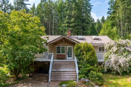 211 Morgan Road, Galiano Island, BC, Galiano Island — Single Family Residence for sale