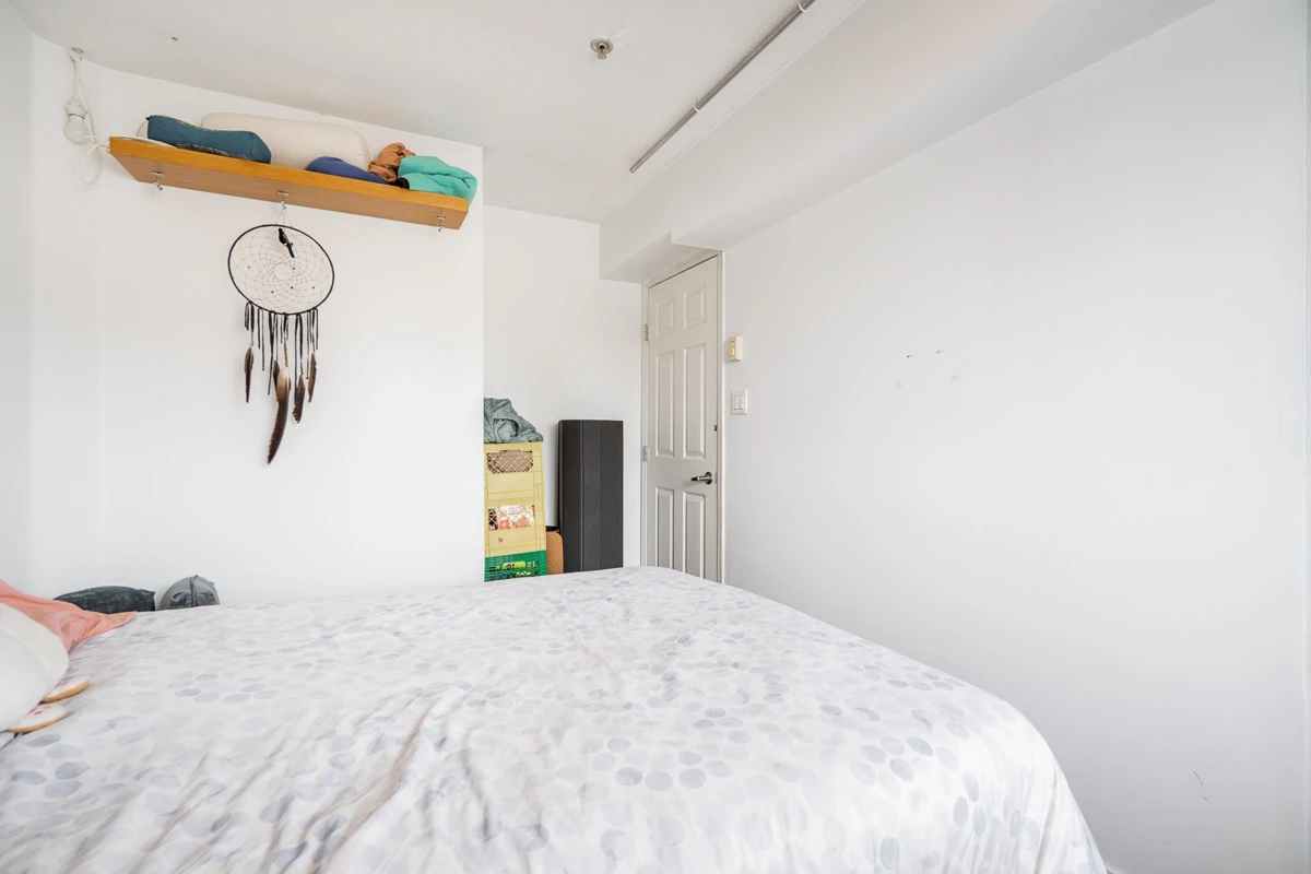 Family Room Photo of 212 868 Kingsway, Vancouver, BC