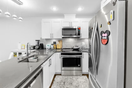 401 1990 Westminster Avenue, Port Coquitlam, BC, Port Coquitlam — Apartment/Condo for sale
