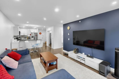 Office / Den Photo of 401 1990 Westminster Avenue, Port Coquitlam, BC