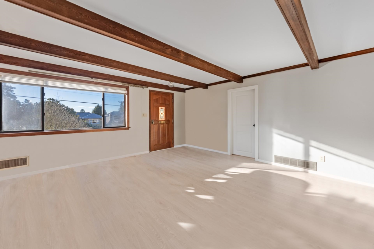 Dining Area Photo of 2317 Kings Avenue, West Vancouver, BC