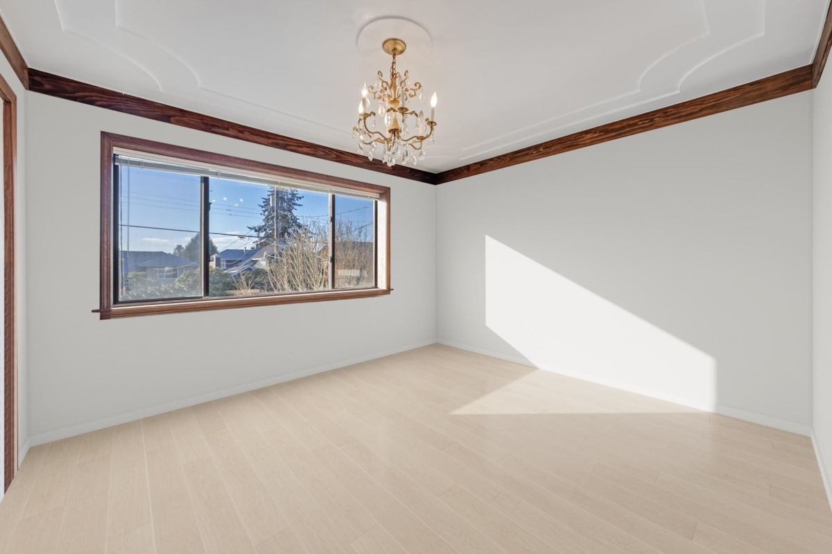 Family Room Photo of 2317 Kings Avenue, West Vancouver, BC
