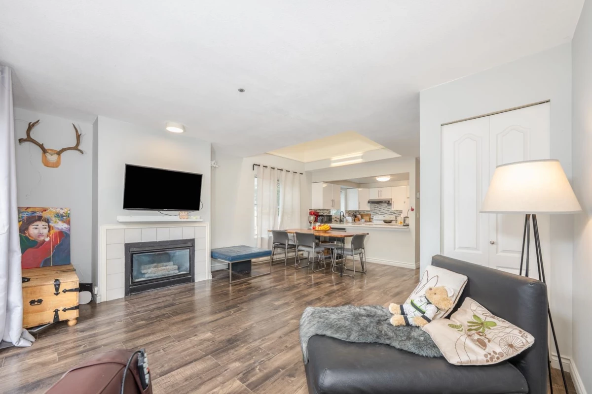 Dining Area Photo of D 3439 E 43rd Avenue, Vancouver, BC