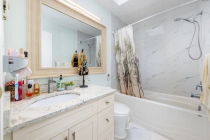 Guest Bathroom Photo of D 3439 E 43rd Avenue, Vancouver, BC
