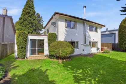 Garden / Landscaping Photo of 474 Shannon Way, Delta, BC