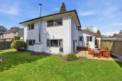 Swimming Pool Photo of 474 Shannon Way, Delta, BC
