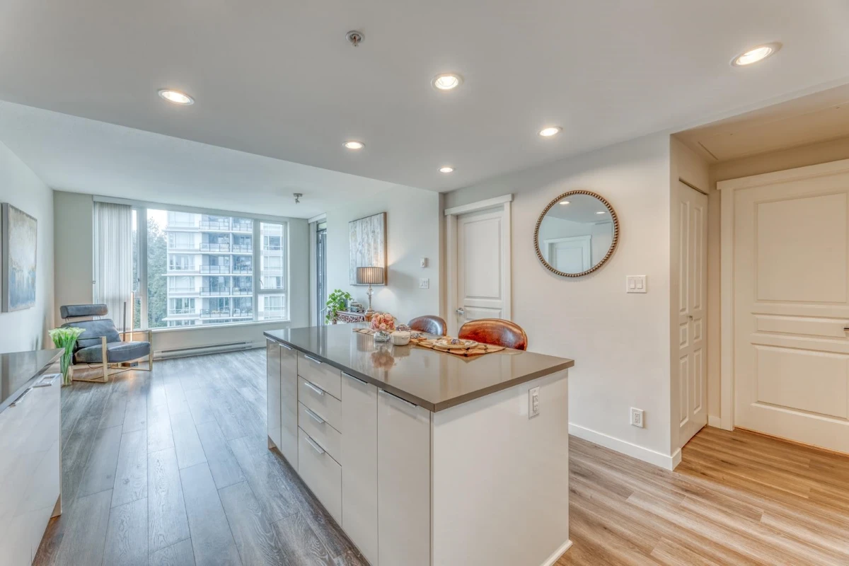 Dining Area Photo of 1004 3100 Windsor Gate, Coquitlam, BC