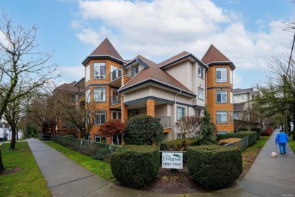 111 12207 224 Street, Maple Ridge, BC, Maple Ridge — Apartment/Condo for sale