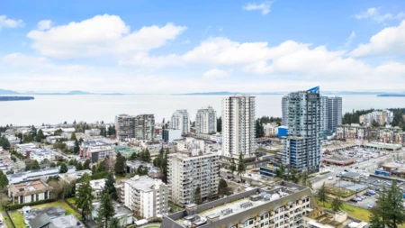 Community Amenities Photo (Clubhouse) of 208 15353 17 Avenue, Surrey, BC