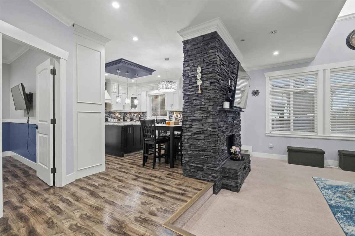 Dining Area Photo of 2012 Beaver Street, Abbotsford, BC