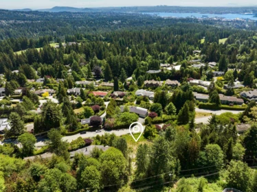 Office / Den Photo of 705 St. Andrews Road, West Vancouver, BC