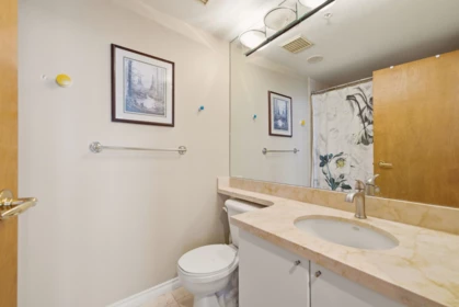 Entry Foyer Photo of 3405 1111 W Pender Street, Vancouver, BC