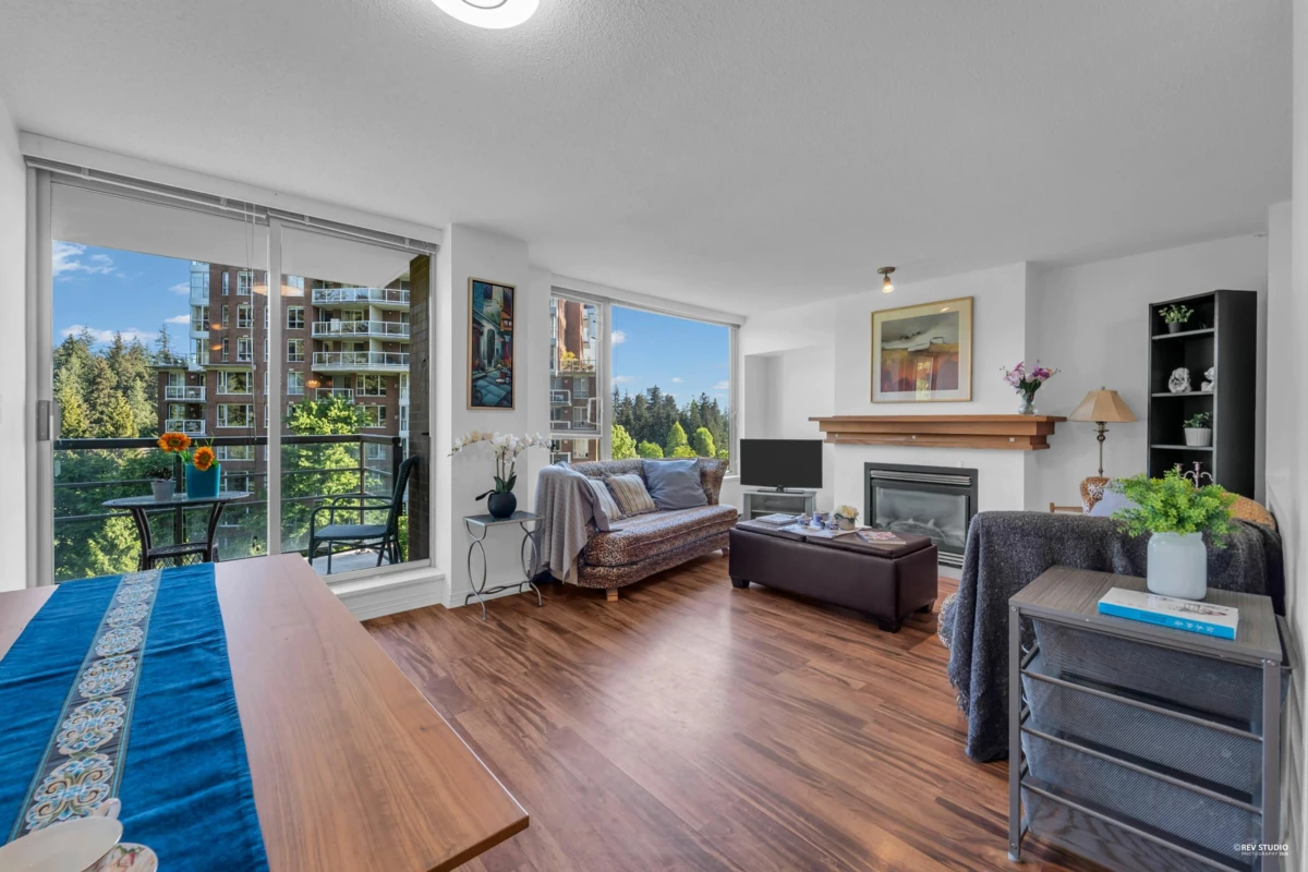 Dining Area Photo of 707 5639 Hampton Place, Vancouver, BC