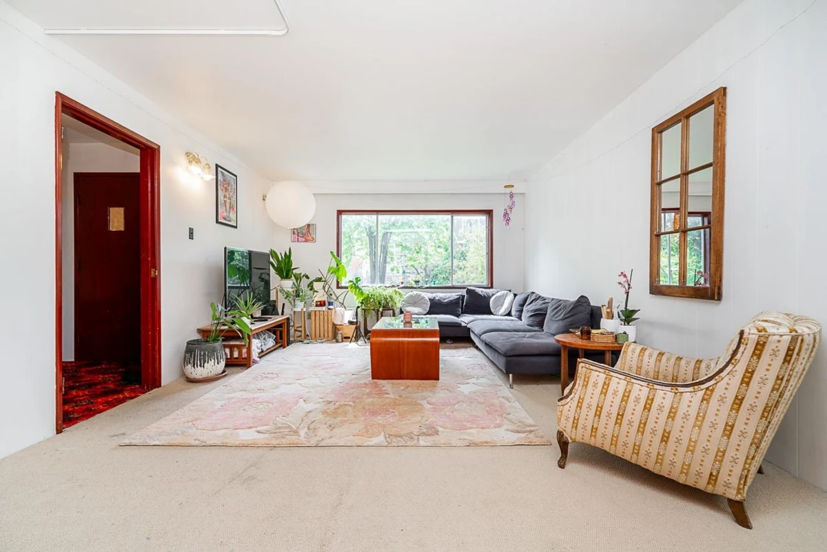 Family Room Photo of 1049 E 11th Avenue, Vancouver, BC