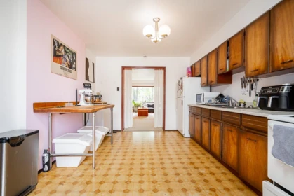 Kitchen Island Photo of 1049 E 11th Avenue, Vancouver, BC