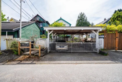 Outdoor Kitchen Photo of 1049 E 11th Avenue, Vancouver, BC